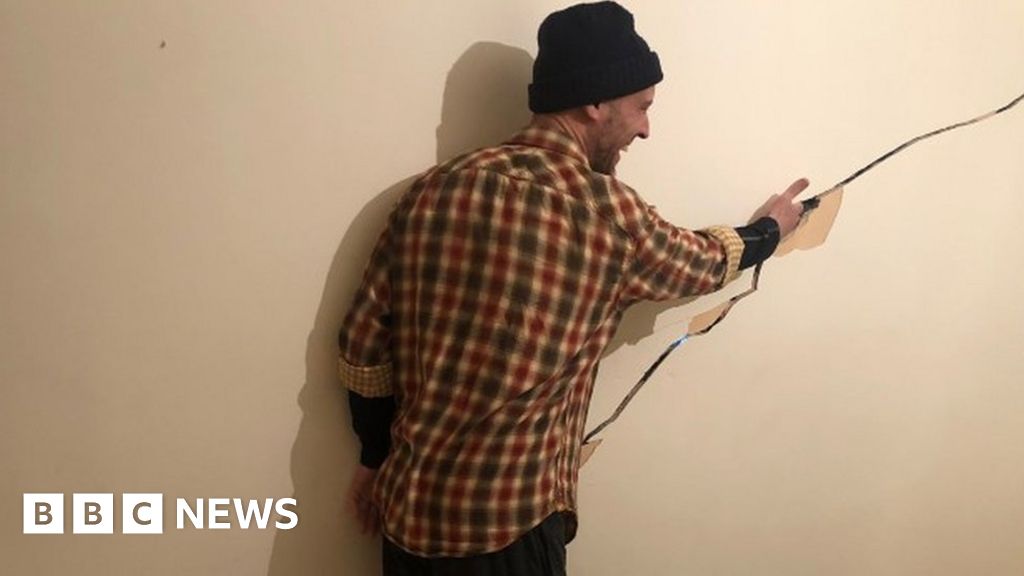 North Ealing tenants fear of building collapse over huge wall cracks