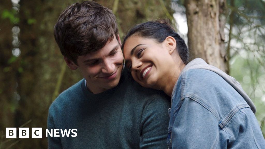 The A List: The BBC teen drama taking on Netflix - BBC News