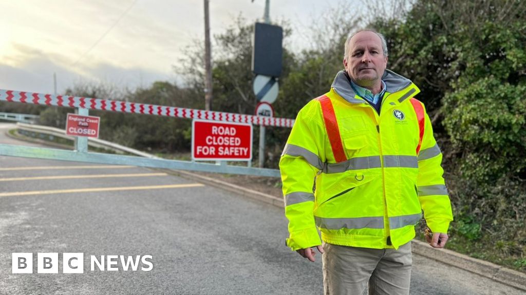 Watchet road at risk of falling down cliff closed BBC News