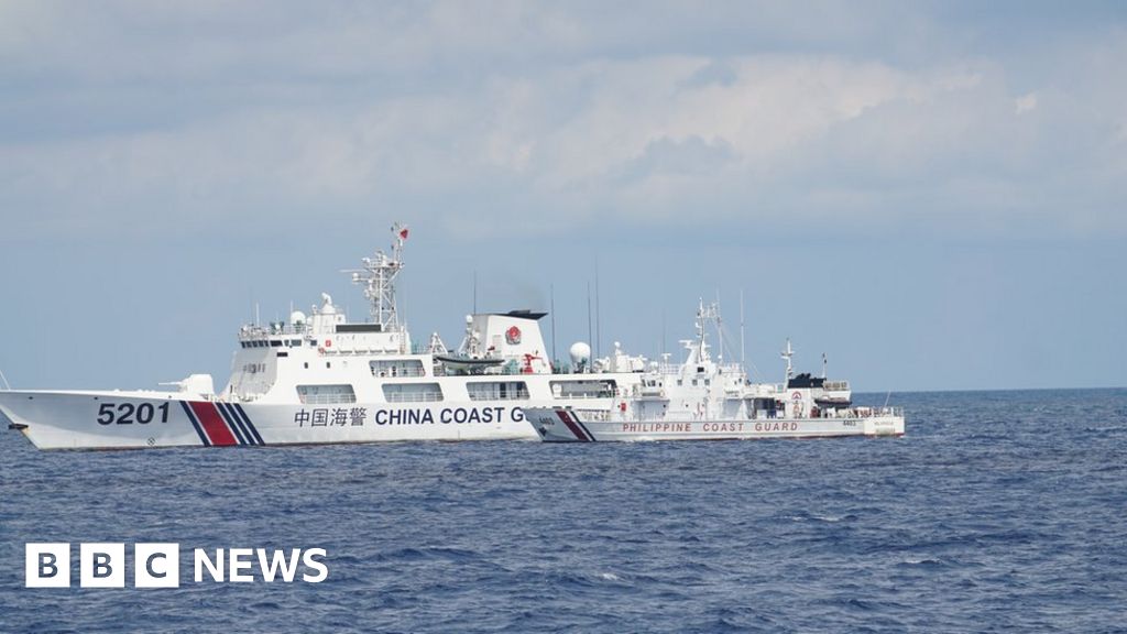 中国和菲律宾的“危险动作”猫捉老鼠的海上追逐