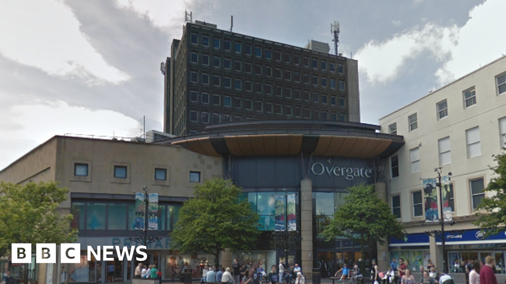 Drugsmoking dealer who set off shopping centre fire alarms jailed BBC News