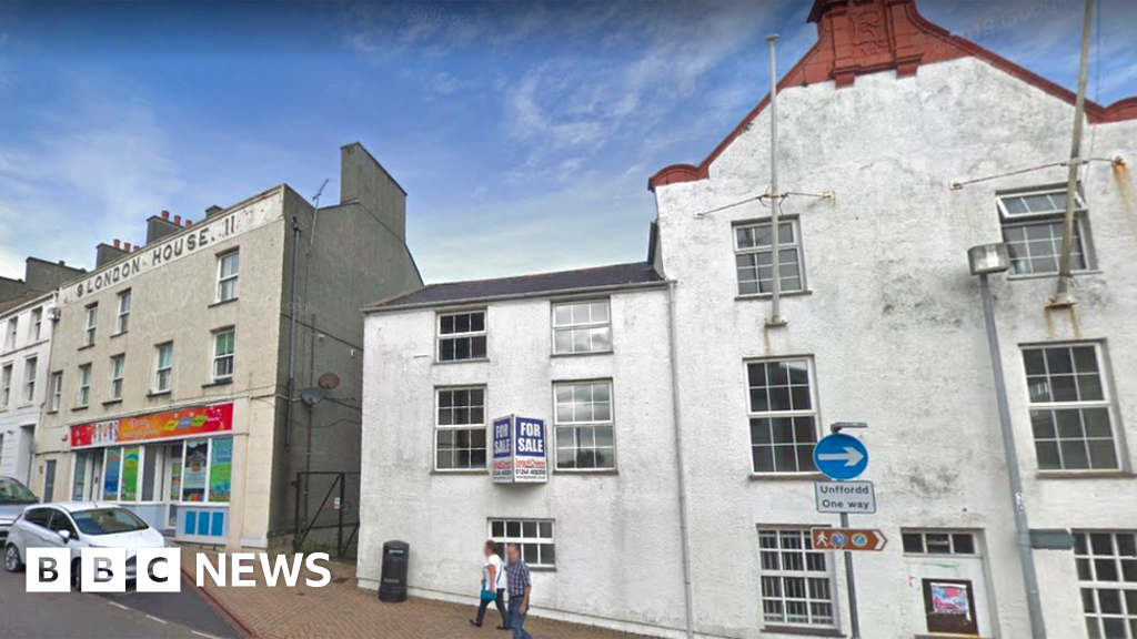 Holyhead antisocial behaviour fears over flats plan