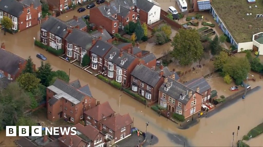 England flooding: Worksop sluice gate delay 'made flooding worse' - BBC ...