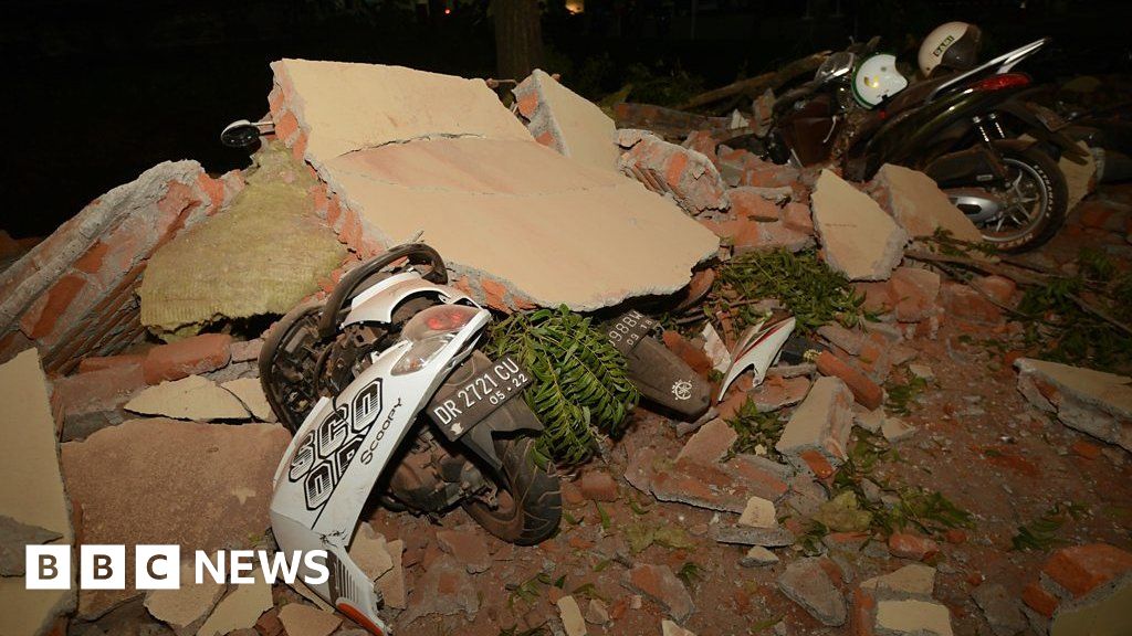 Lombok earthquake Moment the quake struck caught on camera BBC News