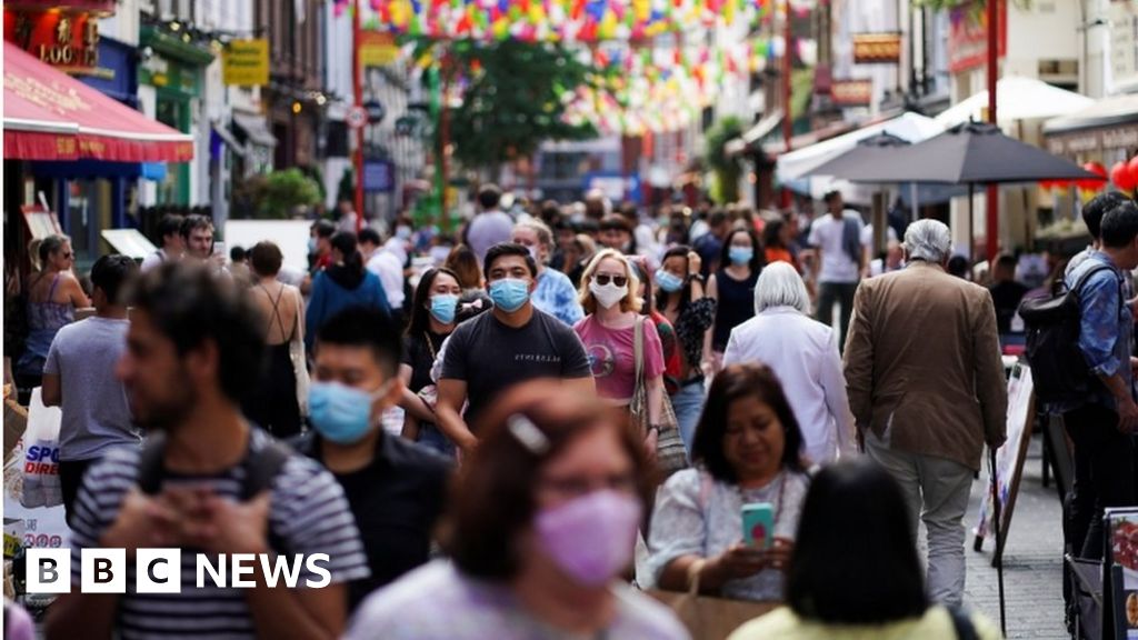 Covid: UK at 'critical point' in pandemic, top scientists to warn