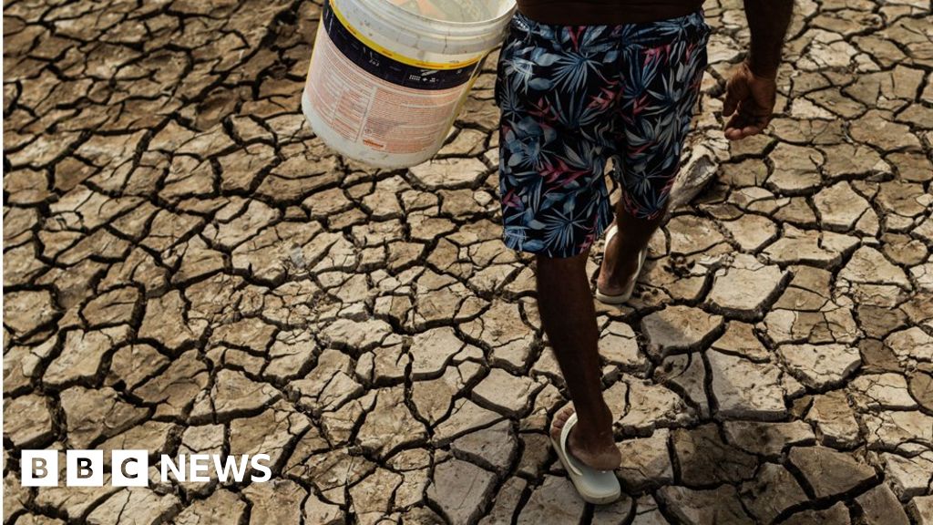 Тежка суша в бразилската Амазонка нарушава транспорта изолира общностите и