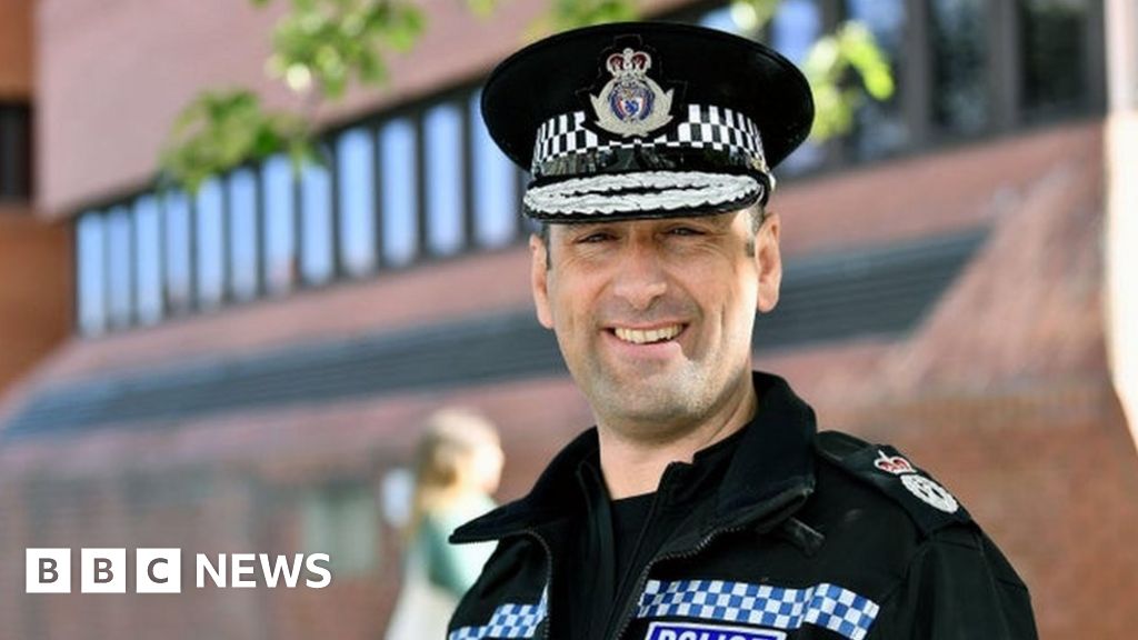 Dyfed-Powys Police chief calls for fresh drugs approach