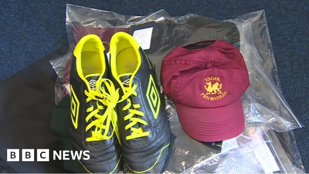 School uniform grants on offer for reception and Year 7 BBC News