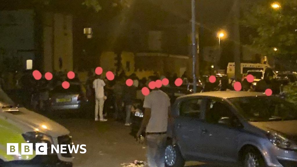 West Midlands Police break up group at 'street event' thumbnail