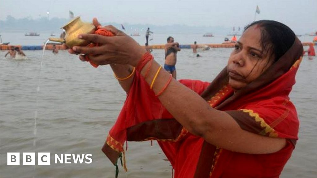Prayagraj Magh mela: Thousands attend Hindu festival amid Covid surge
