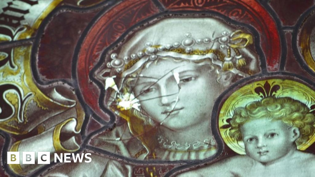 Shot stained glass window in Crowthorne fixed after 60 years BBC News