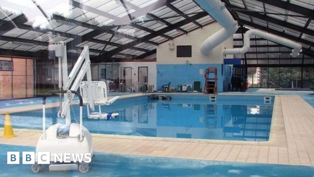 Chlorine Leak Wild Duck Holiday Park Pool Allowed To Reopen Bbc News