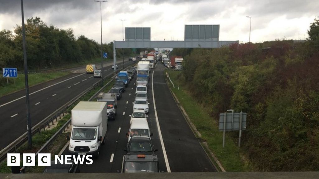 Driver killed in crash that closed M4 near Newport
