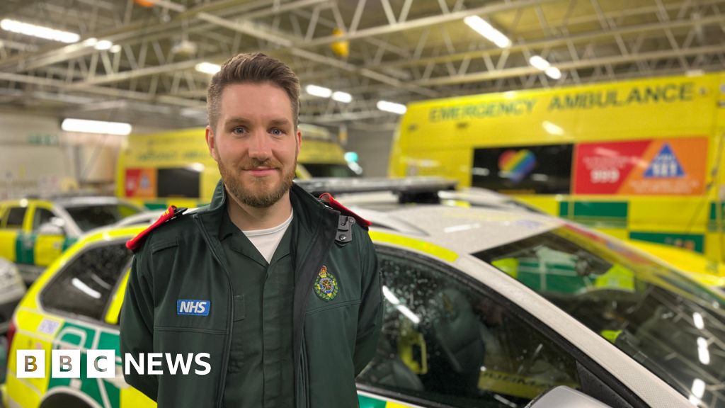 Lincolnshire paramedics 