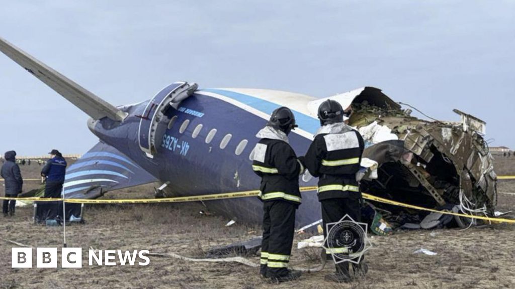 Apa yang kita ketahui tentang kecelakaan Azerbaijan Airlines