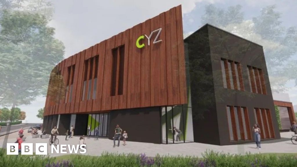 Crewe high street funds to be switched to youth centre - BBC News