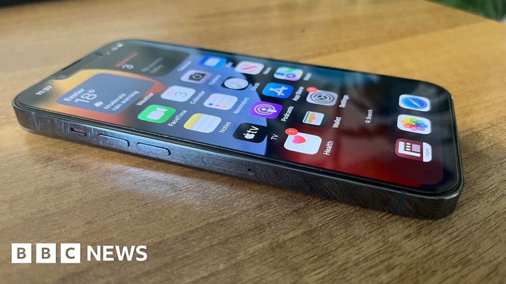 Multiple UK Regions, NYC Enforce Student Mobile Phone Bans Amid Rising School Restrictions
