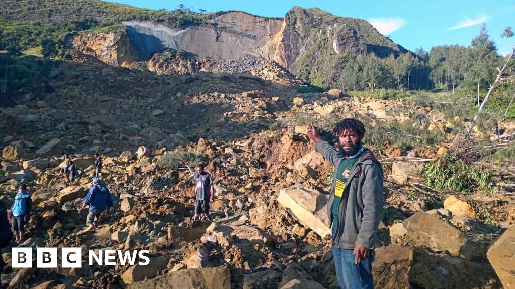 Papua New Guinea: Many people are feared dead in a massive landslide