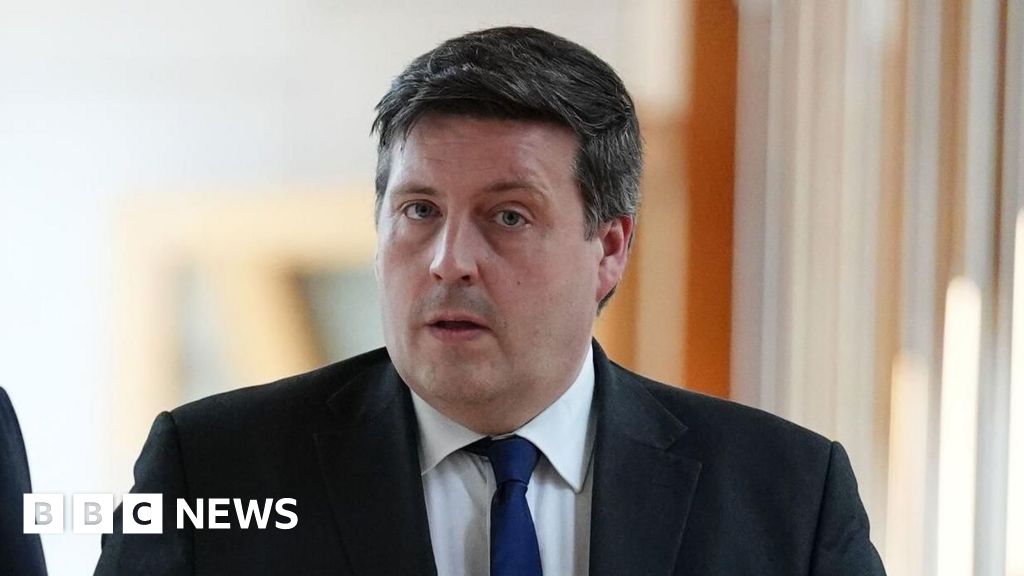 Ex-minister accused of assaulting Douglas Ross apologises to MSPs
