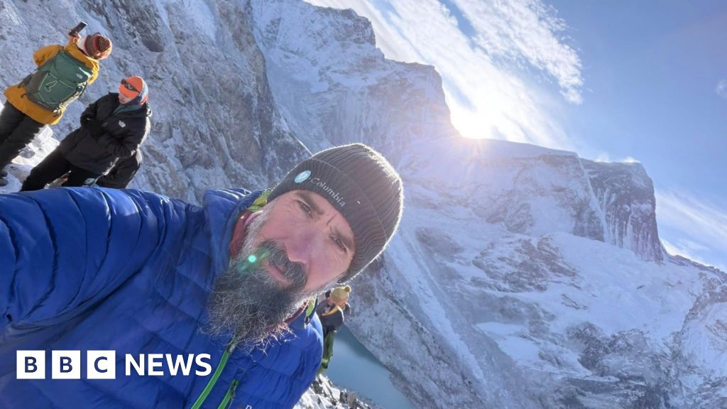 Brother's Everest trek honors murdered sibling, raises £5K for homicide support
