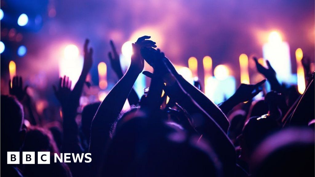 Scotland’s biggest nightclub halves opening hours – BBC News