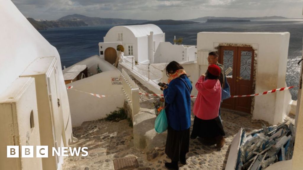 State of emergency declared for Santorini after quakes