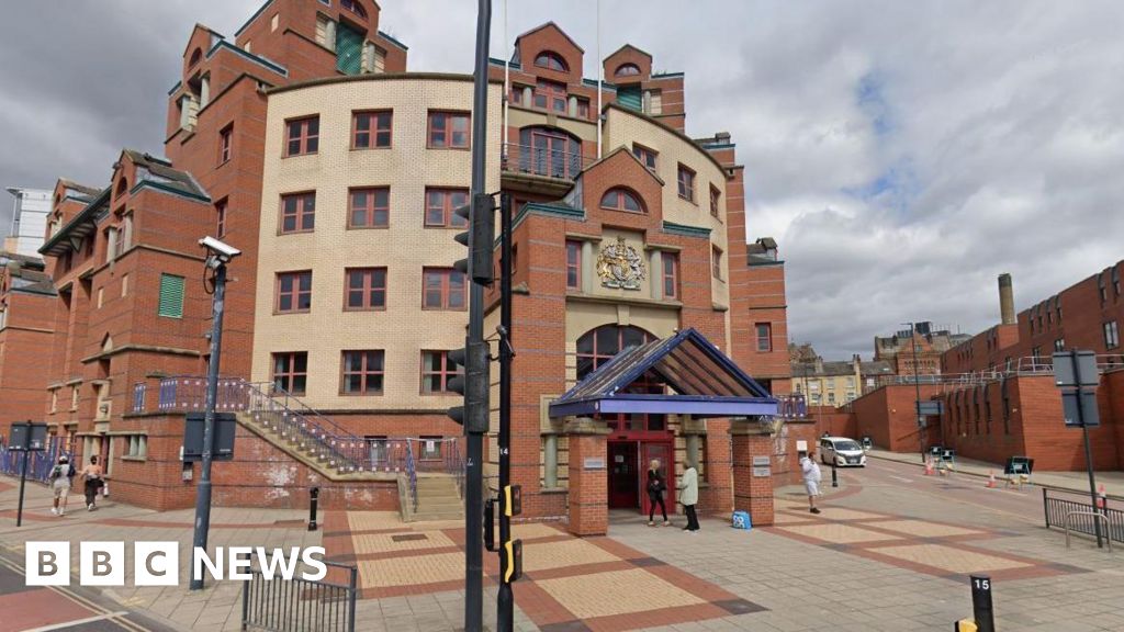 Man jailed for sending antisemitic messages to MP