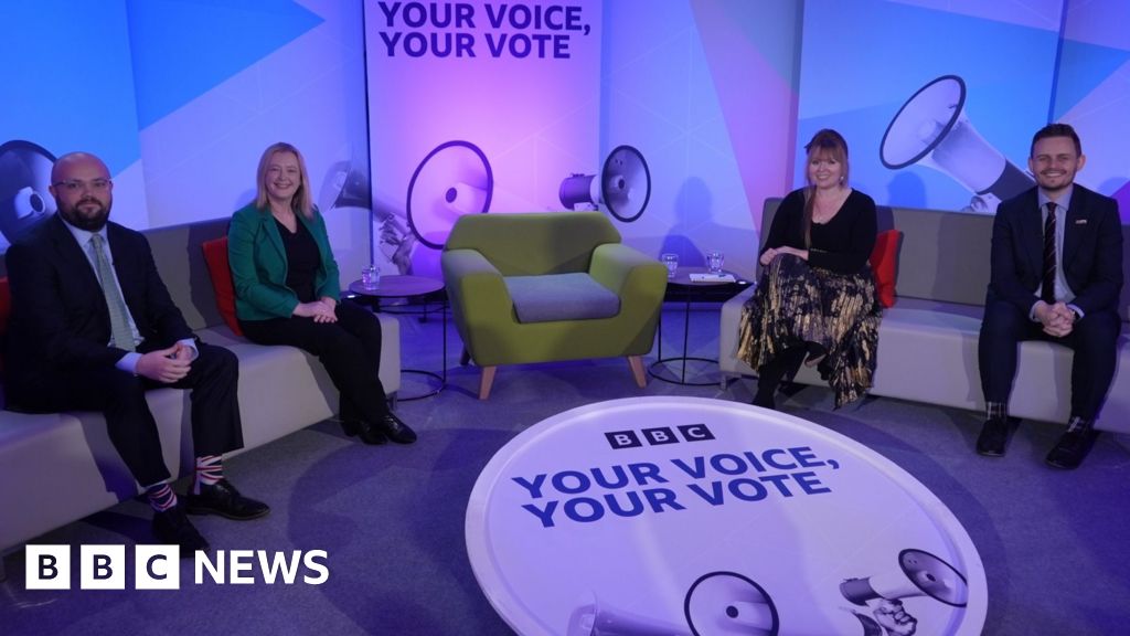 Politicians thrash out key issues in live TV debate