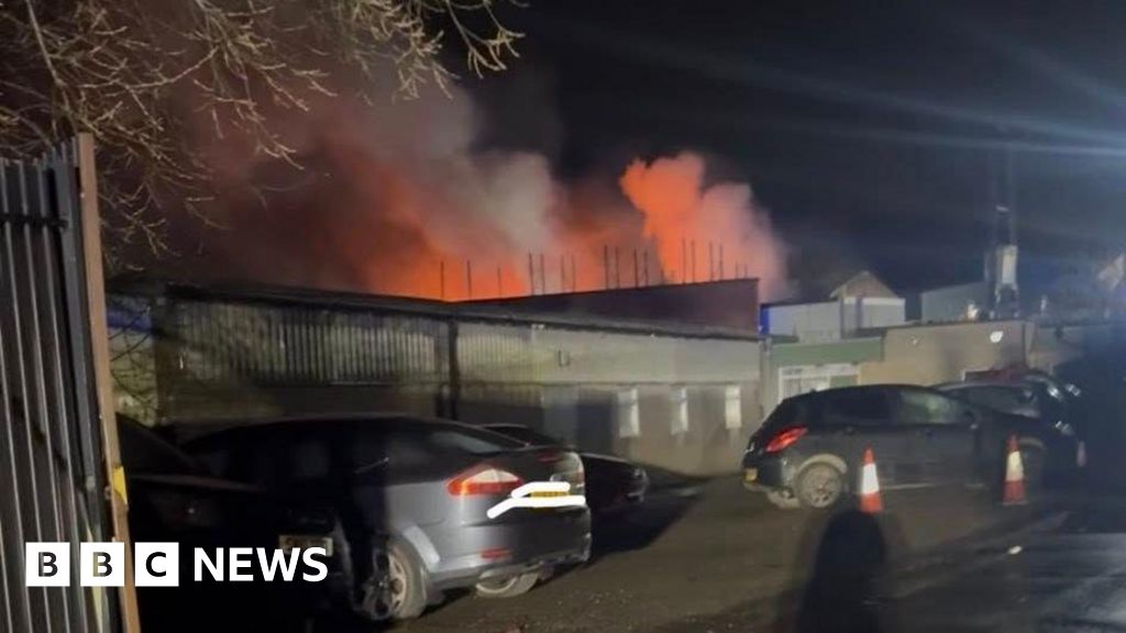 bbc.co.uk - Fire crews tackle large blaze at Shifnal industrial estate - BBC News