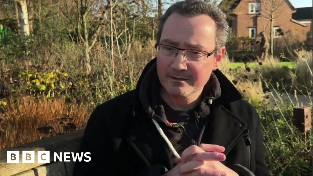 Organ donation: West Sussex artist's promise after transplant