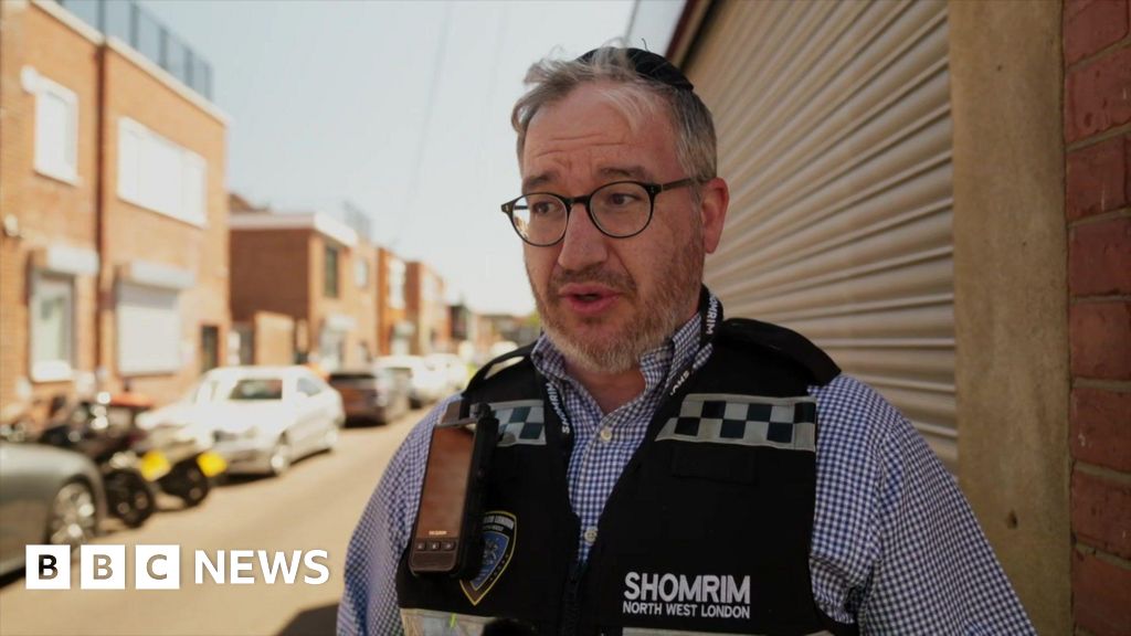 'I held down Golders Green suspect' says volunteer who grabbed ankle