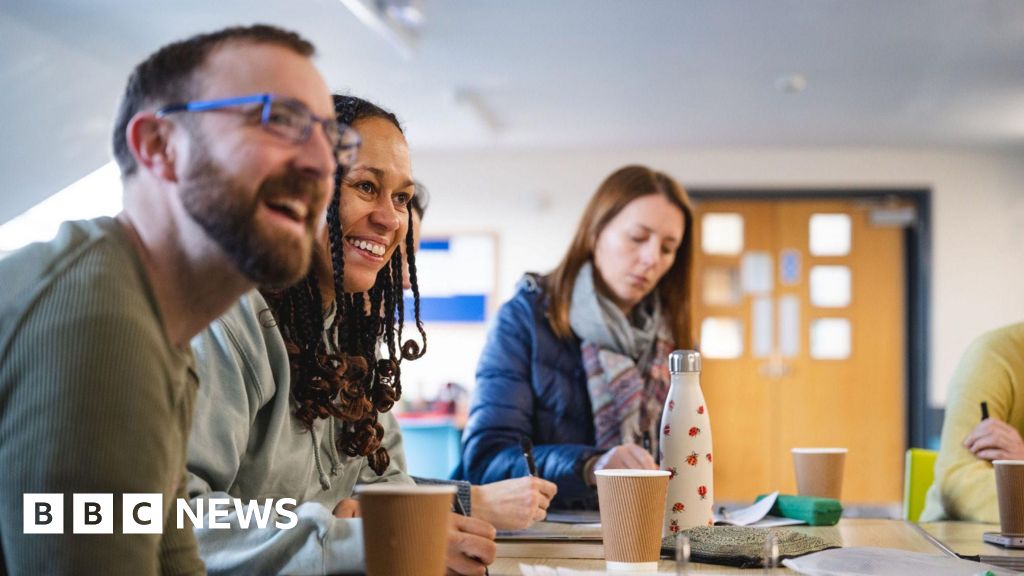 bbc.co.uk - Iolo Cheung - Over 20,000 learning Welsh as course numbers increase