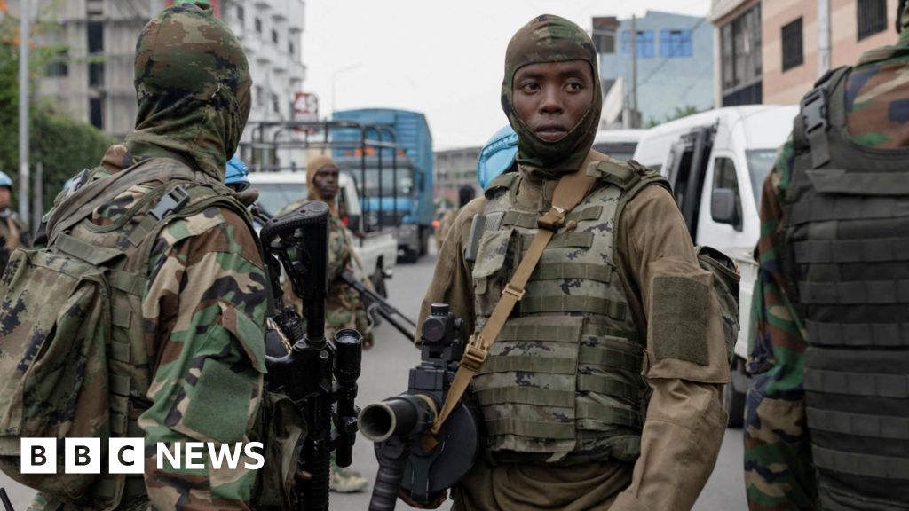 Gunfire and looting in DR Congo city as rebels advance