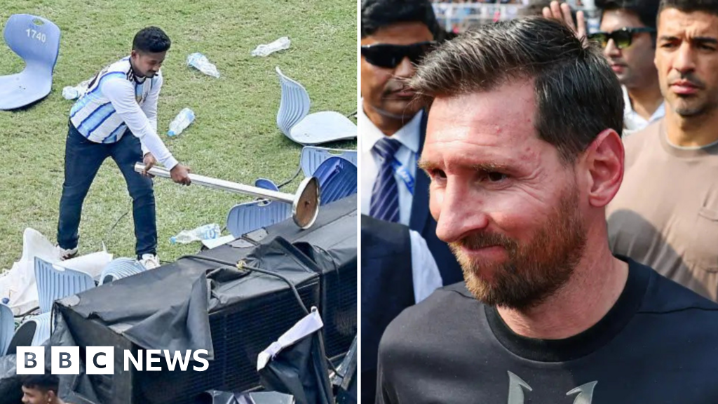 Angry fans throw chairs and bottles at Messi event in India