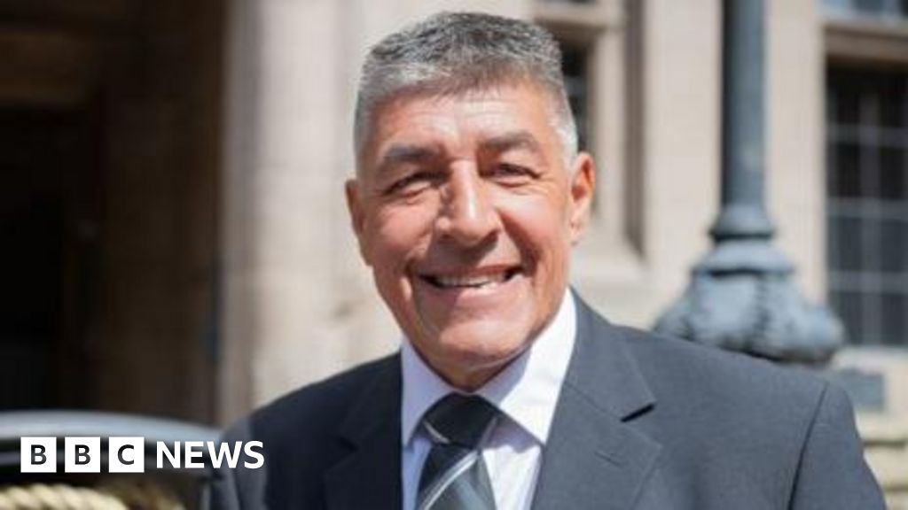 Reform leader quits as council probes racism claims