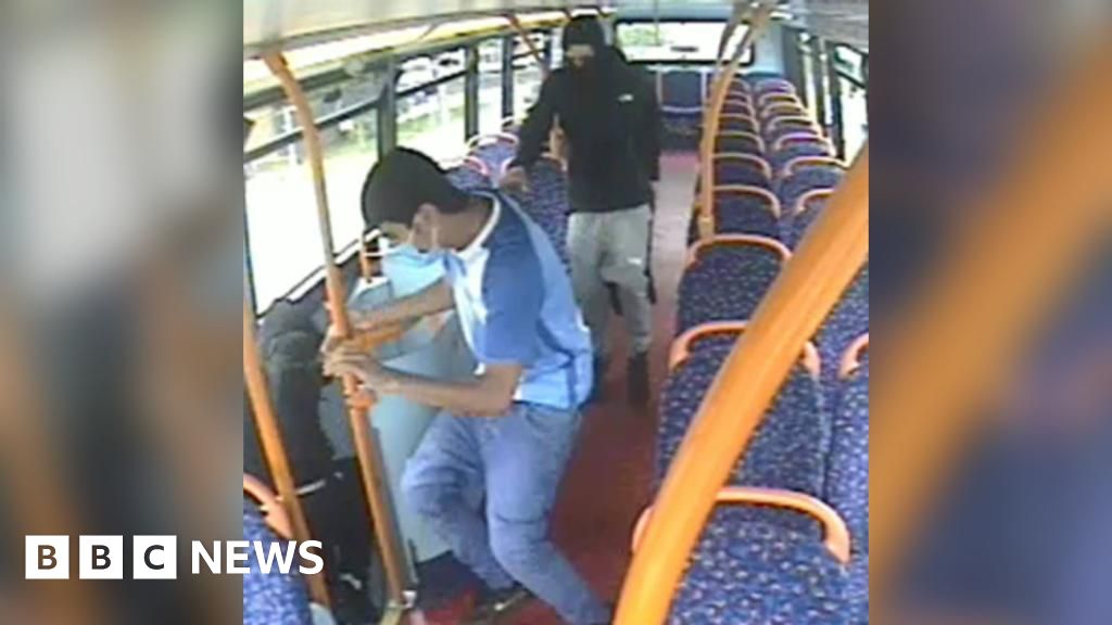 CCTV released by police in Eastbourne bus robbery inquiry - BBC News