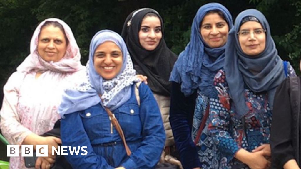 South Asian Women Volunteer at Accrington Station