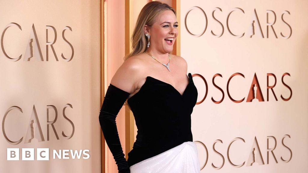 Oscars red carpet: Stars and fashion in pictures