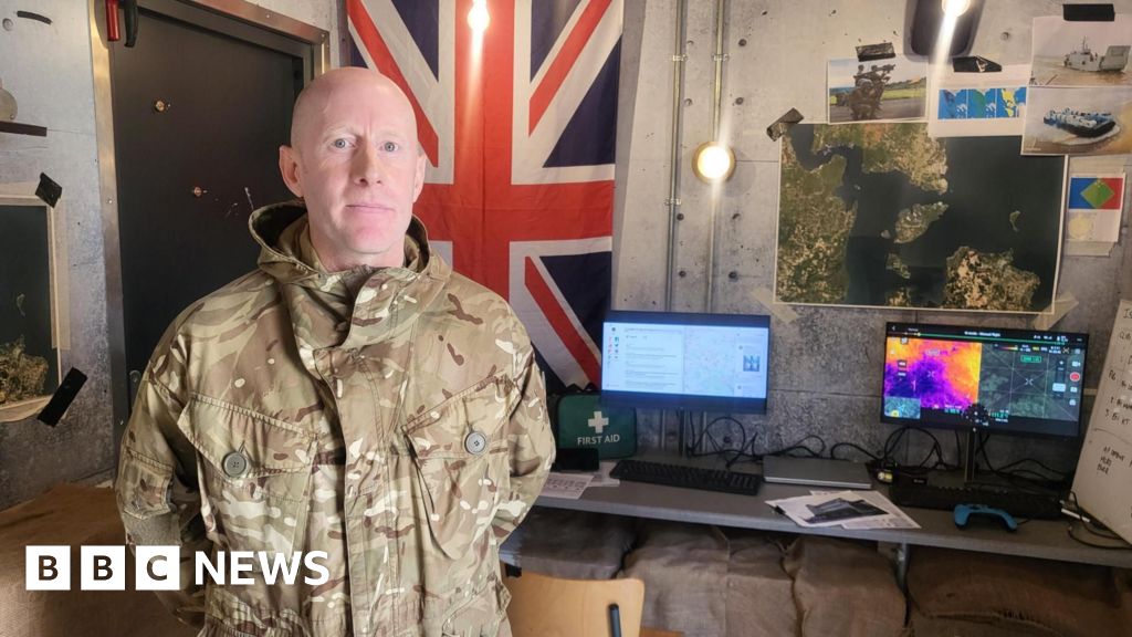 MoD soldiers using immersive room to train for war