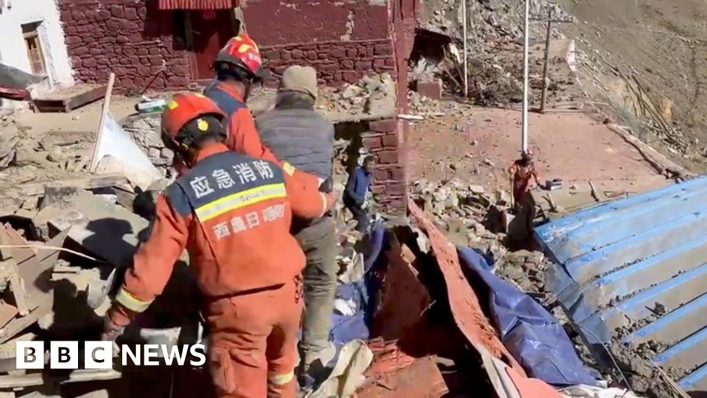 Hundreds rescued as search for quake survivors continues in Tibet