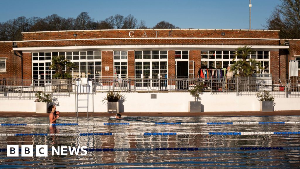 Cafe campaign collects thousands of signatures