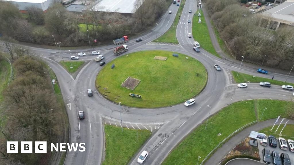Diversions as Swindon's Blagrove Roundabout to close for three weeks