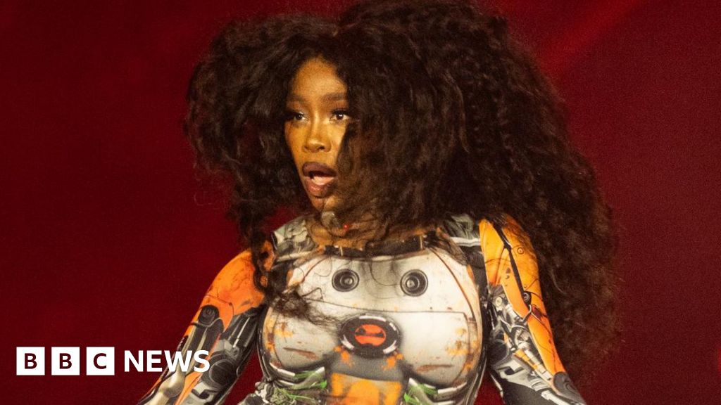 SZA was 'scared and freaked out' at Glastonbury