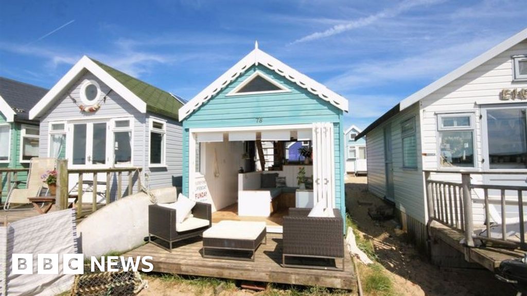 Mudeford Spit beach hut for sale for £280k BBC News