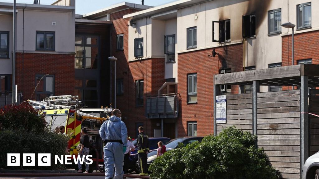 Woolwich Fire Woman Was Victim Of Drugs Feud Bbc News 