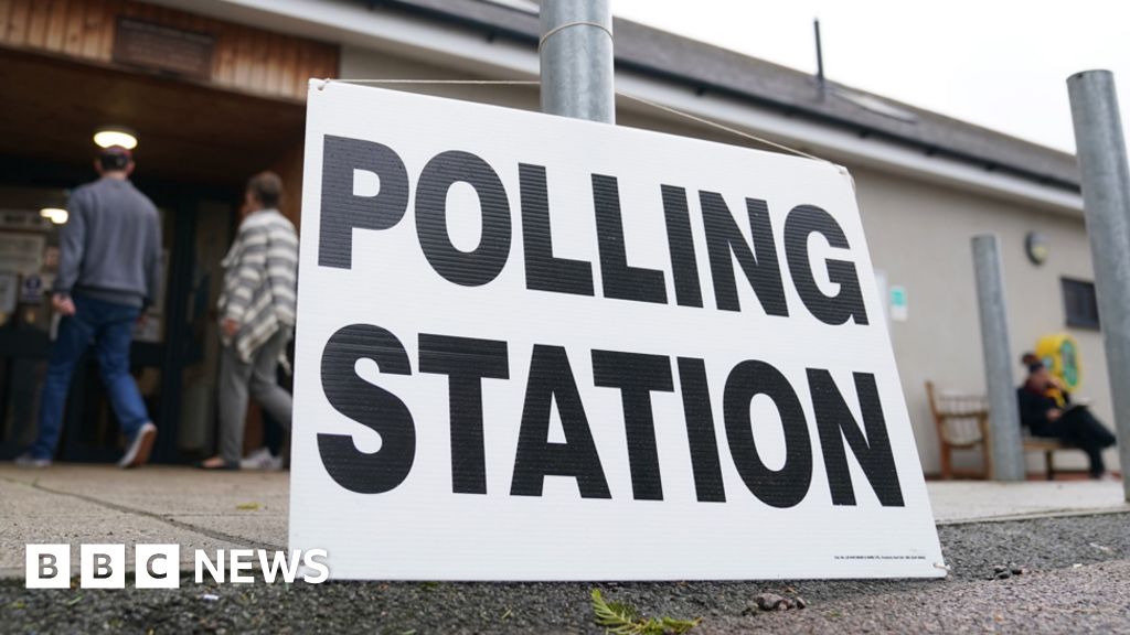 Mid Beds And Tamworth By Elections Voters Go To The Polls 