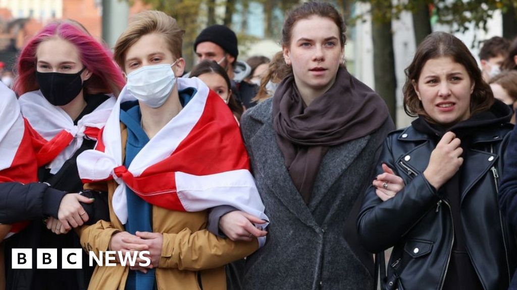 Belarus Protests: National Opposition Strike Gains Momentum - BBC News