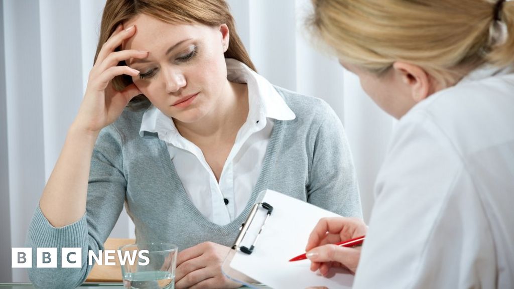 Alarm symptoms missed in bowel cancer emergency patients BBC News