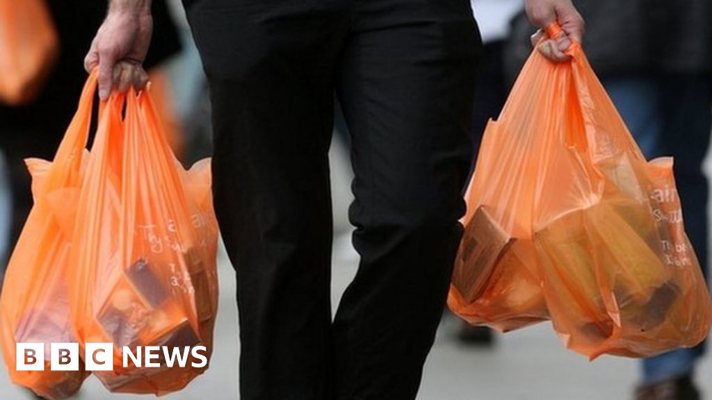 Should shoppers in England pay for plastic bags? BBC News