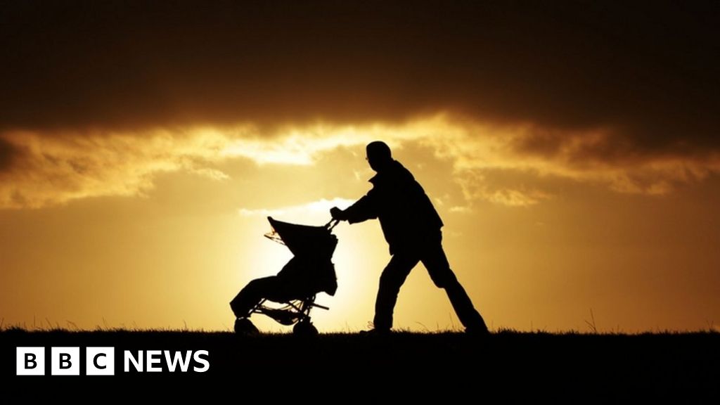 Work-life balance 'increasingly stressful for fathers' - BBC News